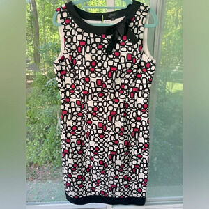 TAHARI 6 Pink, Black & White geometric design fitted dress. Excellent condition